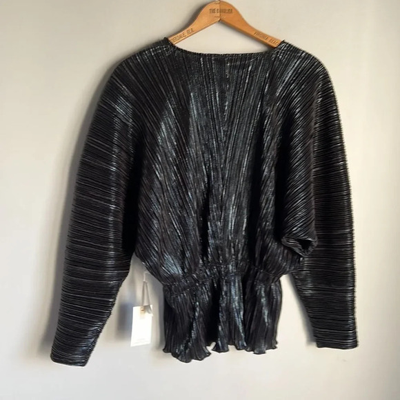 NEW Good American Plissé Deep V-Neck Dolman Sleeve Top - Picture 3 of 10